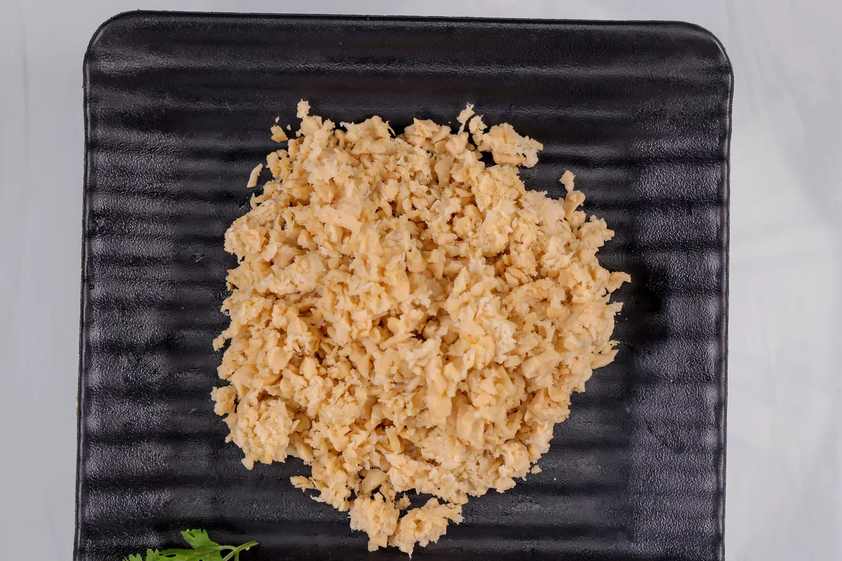 Zippy soya protein keema on a black plate